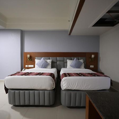 Eastin Hotels Haiderabad Buitenkant foto