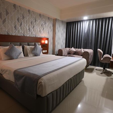 Eastin Hotels Haiderabad Buitenkant foto