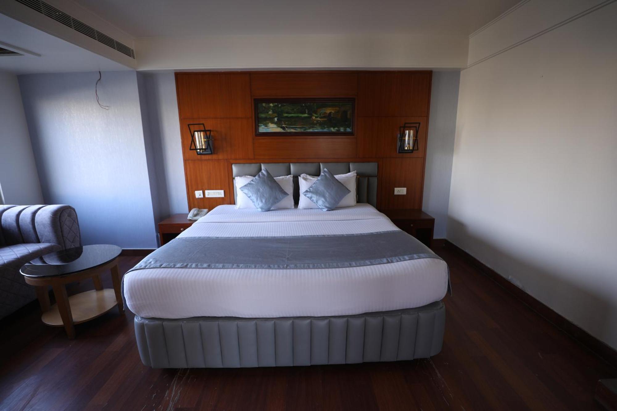 Eastin Hotels Haiderabad Buitenkant foto