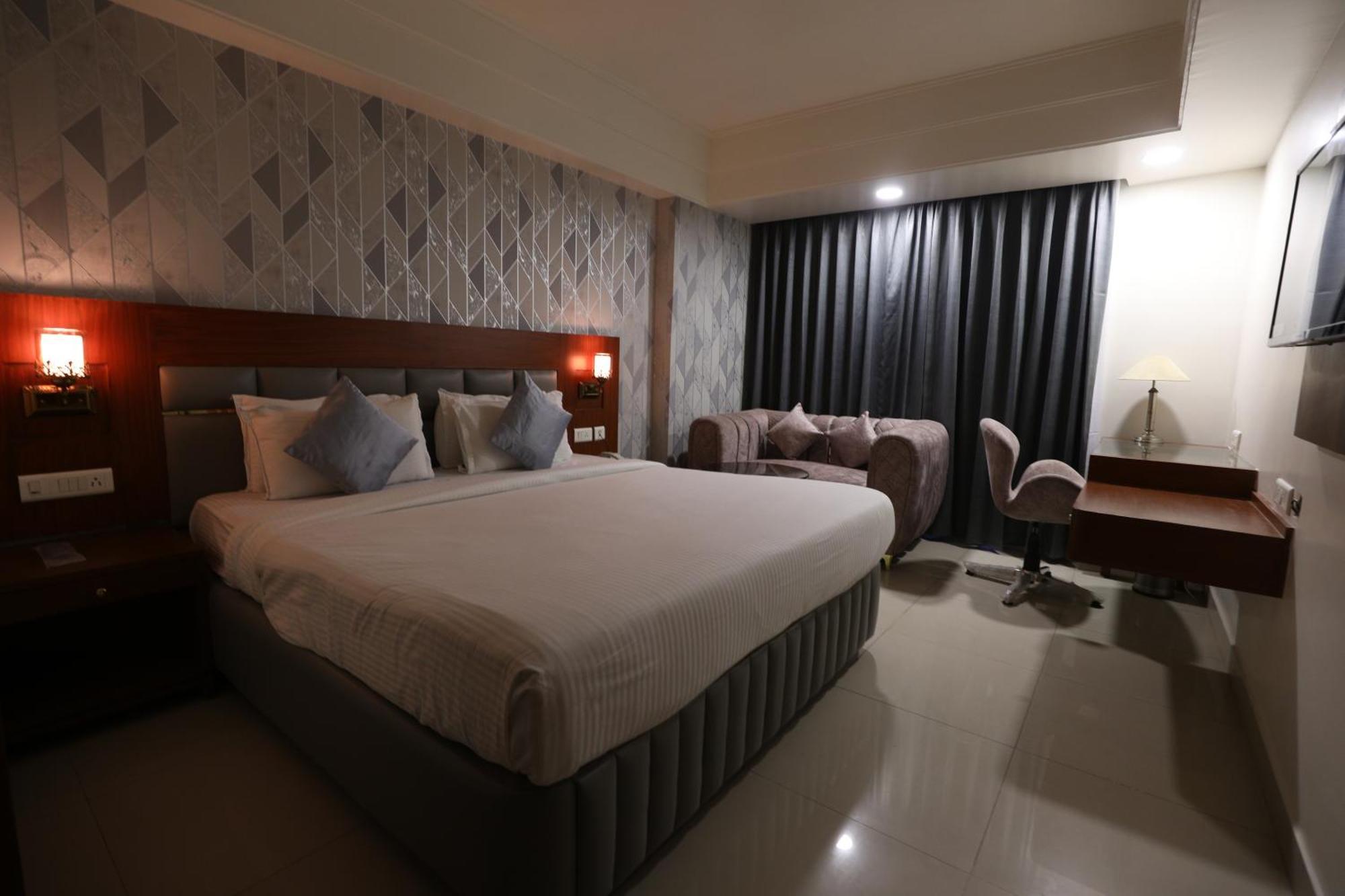 Eastin Hotels Haiderabad Buitenkant foto